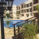 Lovely 2 Bedroom A206, 800m To The Sea Πάφος