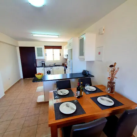 Апартаменты Lovely 2 Bedroom A206, 800m To The Sea *