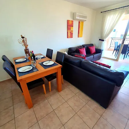 Διαμέρισμα Lovely 2 Bedroom A206, 800m To The Sea Πάφος