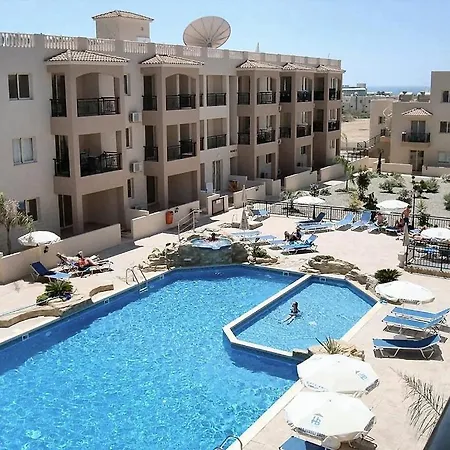 Lovely 2 Bedroom A206, 800m To The Sea Πάφος