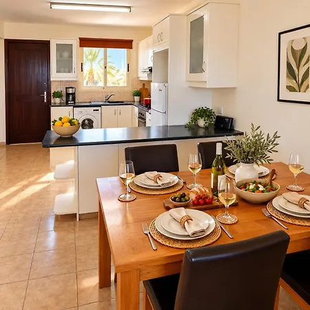 Διαμέρισμα Lovely 2 Bedroom A206, 800m To The Sea *