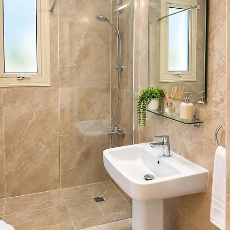 Διαμέρισμα Lovely 2 Bedroom A206, 800m To The Sea *