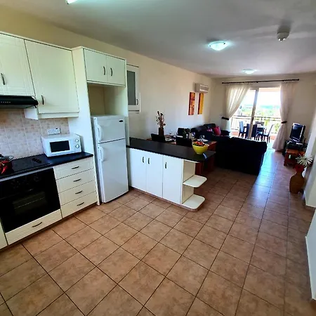 公寓 Lovely 2 Bedroom A206, 800m To The Sea Paphos